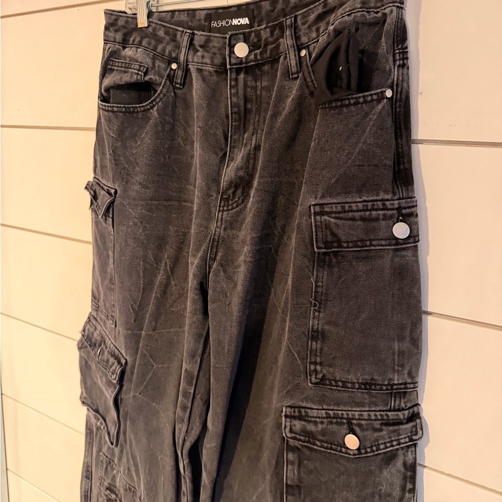 Fashion Nova Women’s Dark Gray Cargo Jeans
